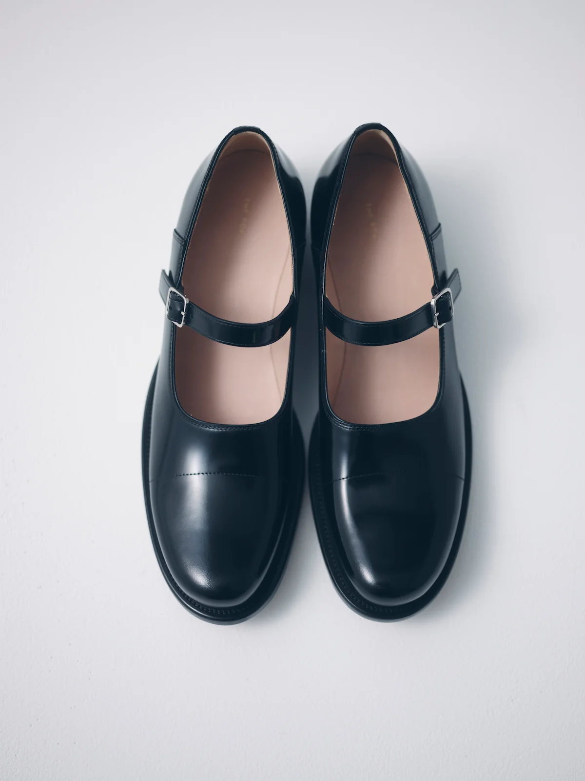 ザ・ロウのKai レザーメリージェーン