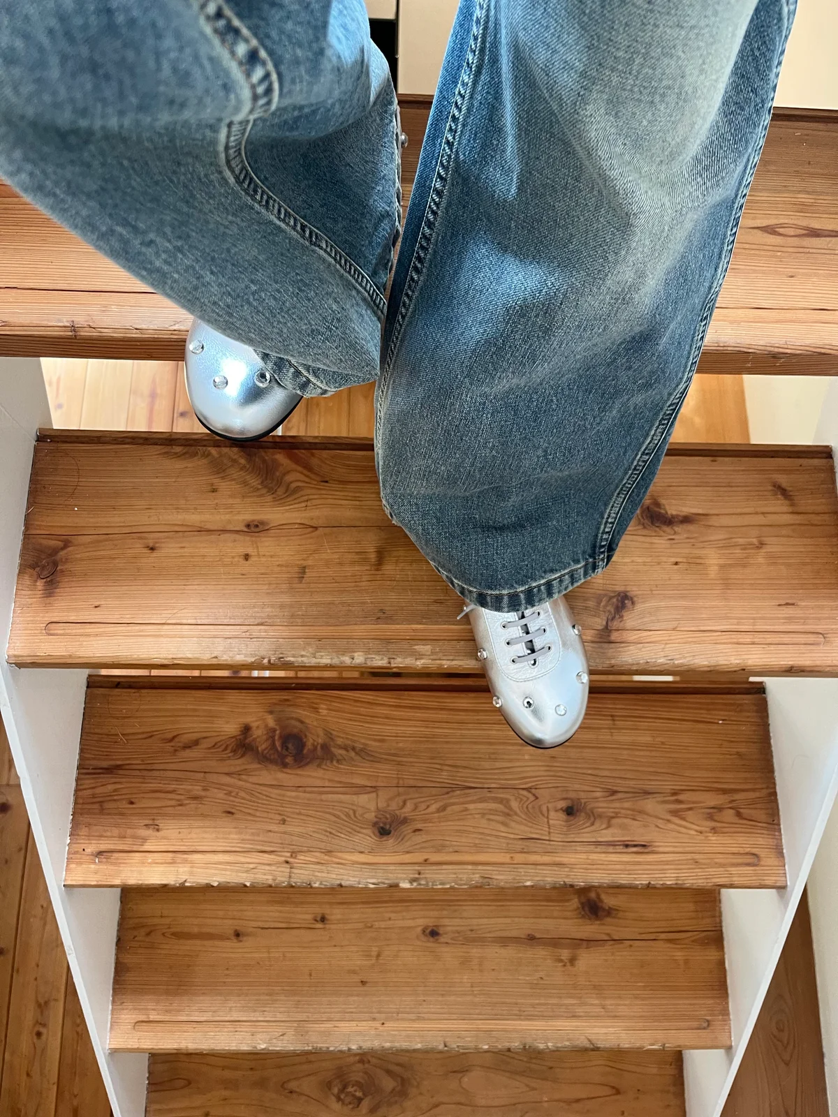 SPURSHOP LACADE ラカド 別注 シルバー 着用しているところ