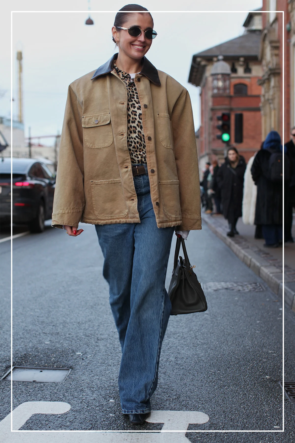 トラックジャケットを着用したスナップ