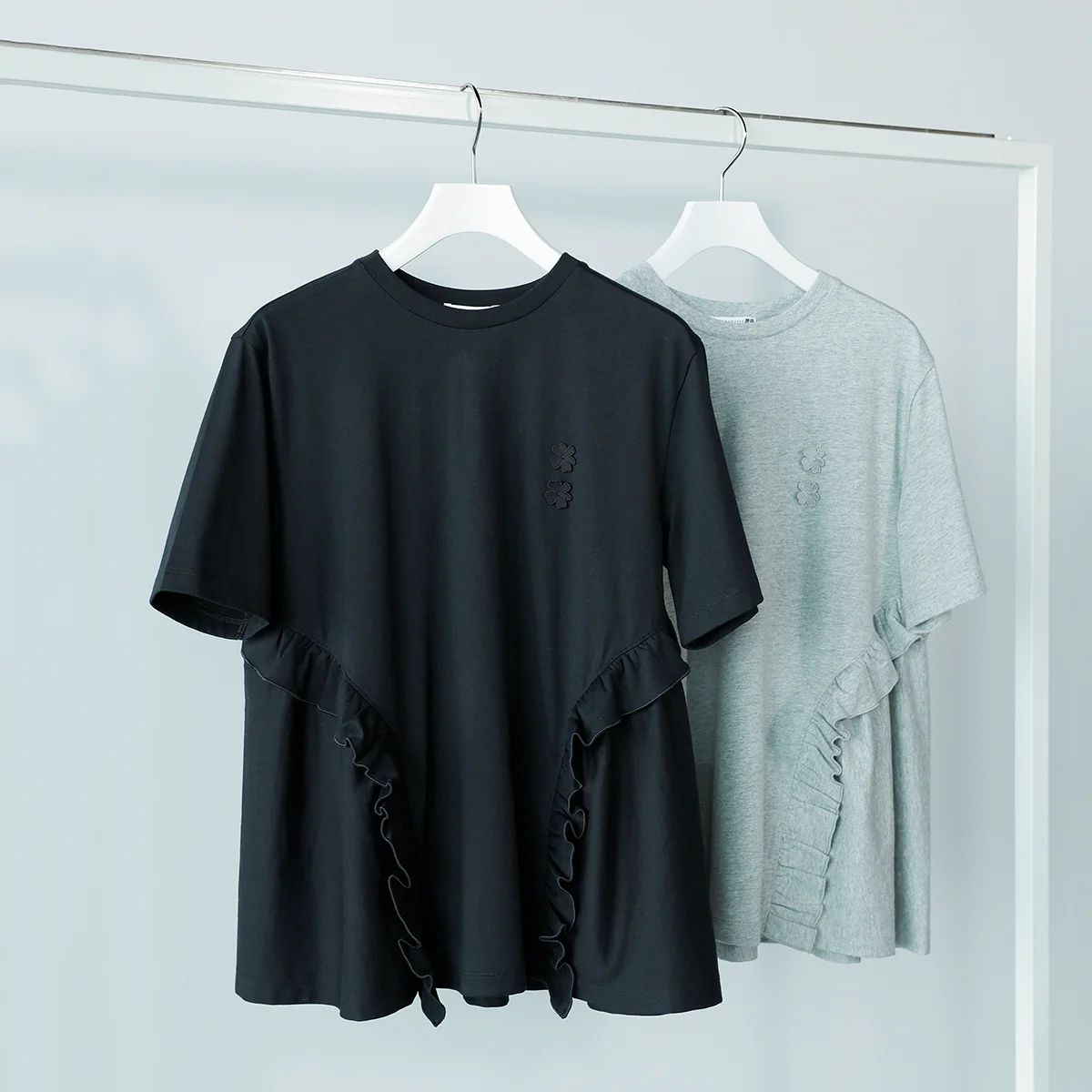 ユニクロ アンド セシリー バンセンのフリルT