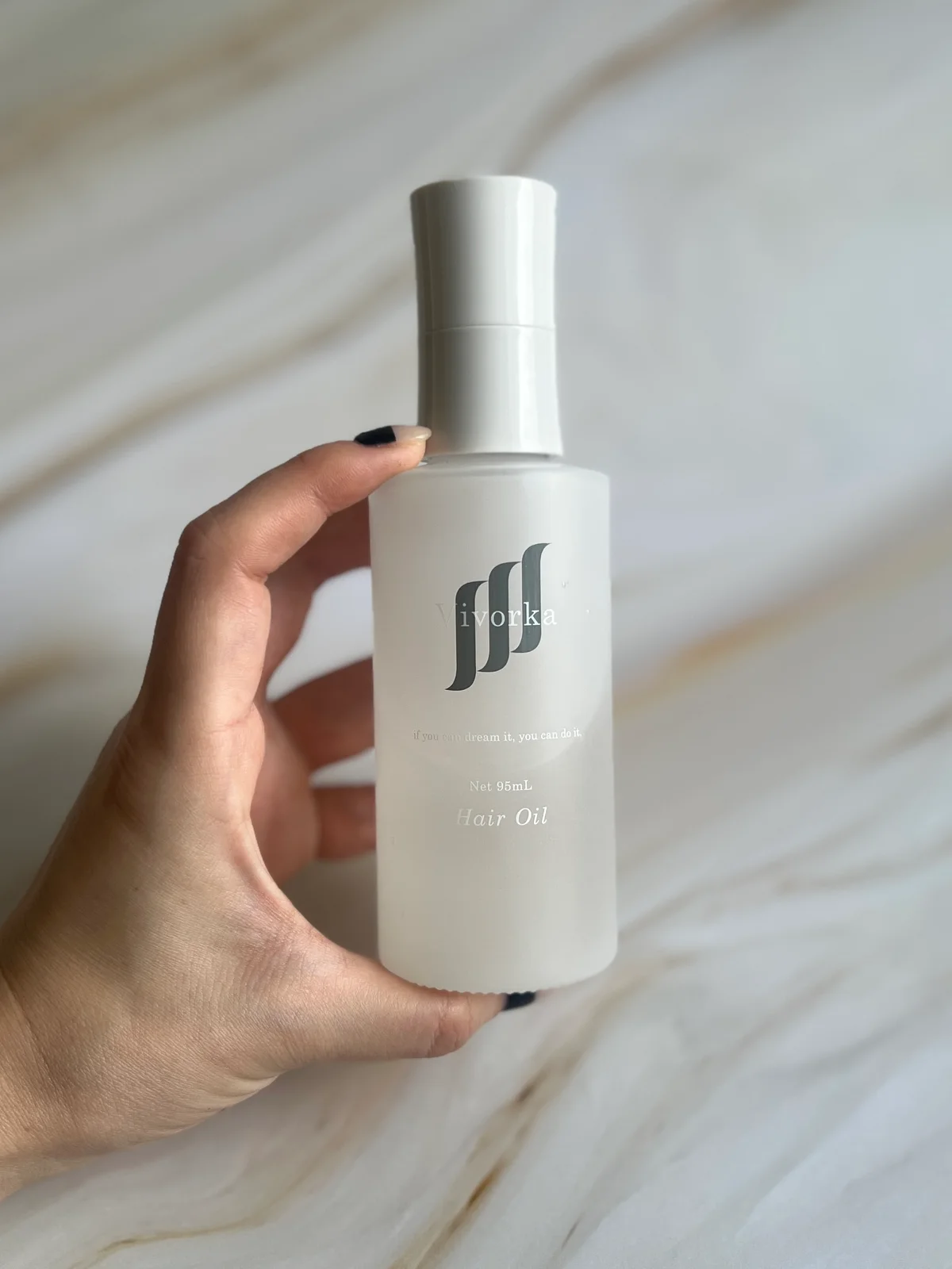 Vivorka モイスチャーライジングヘアオイルの手持ち画像