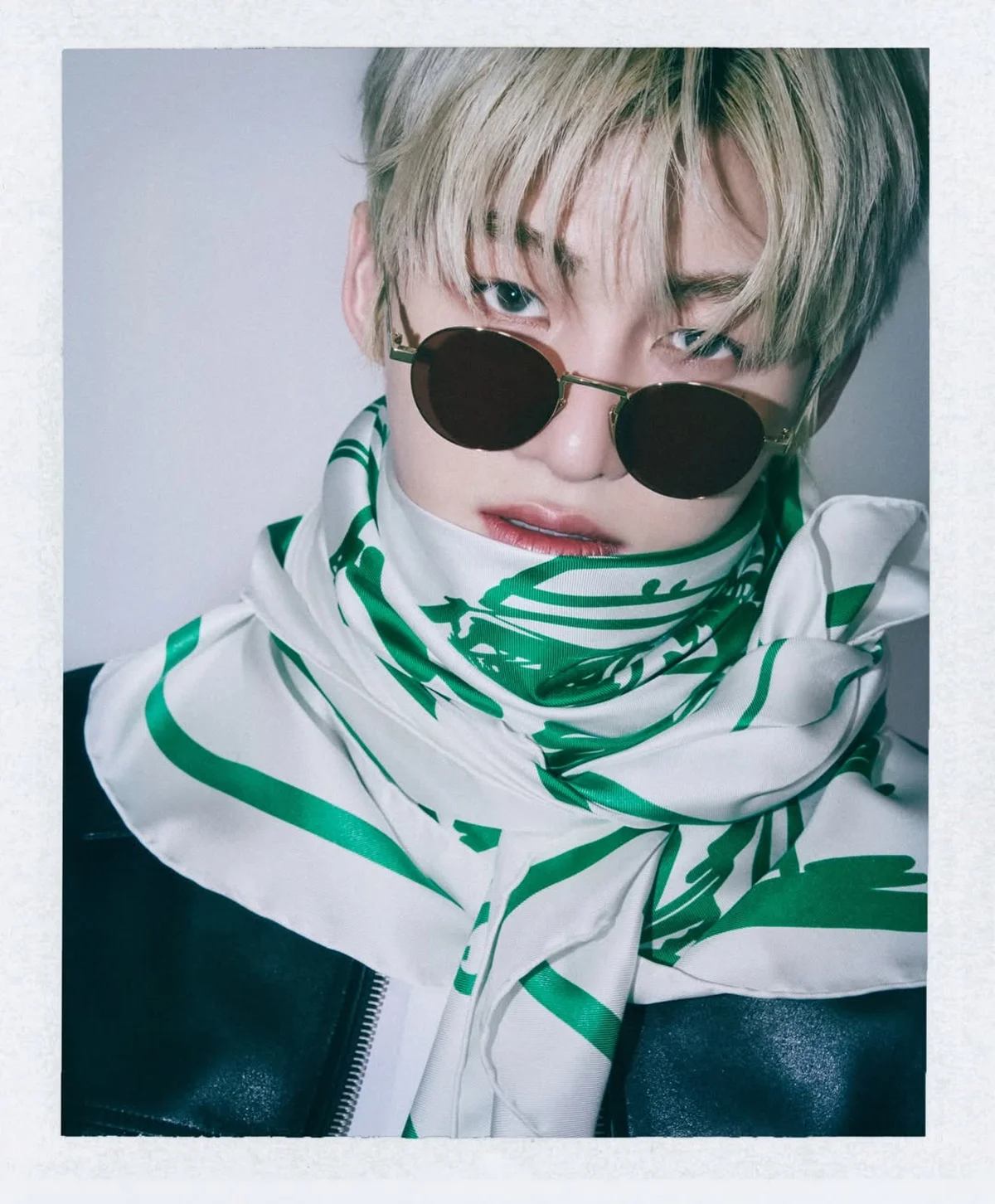 CELINE 26-27年秋冬コレクションのプレシューティングに参加したTWSのJIHOON