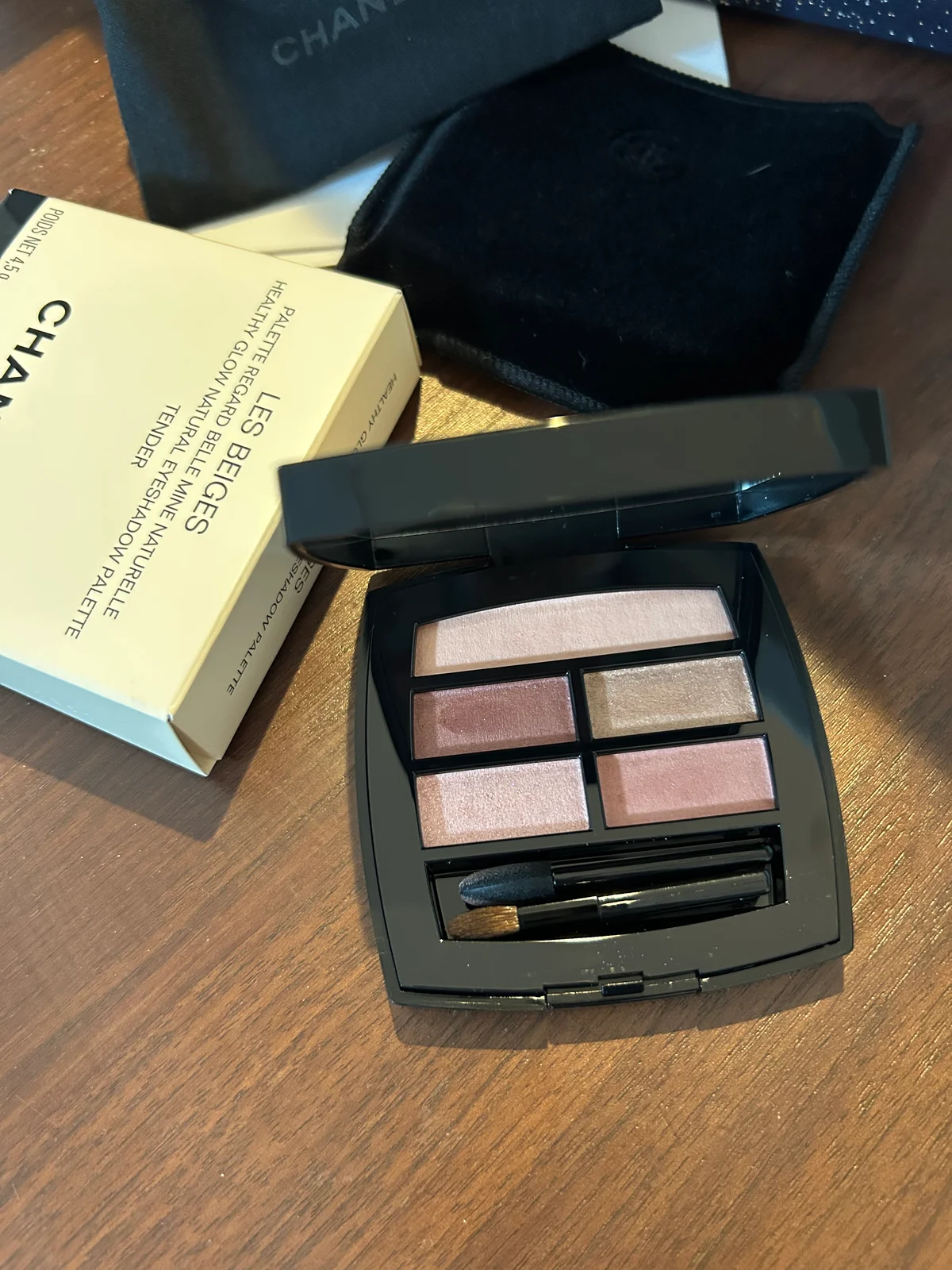 アイシャドウパレット