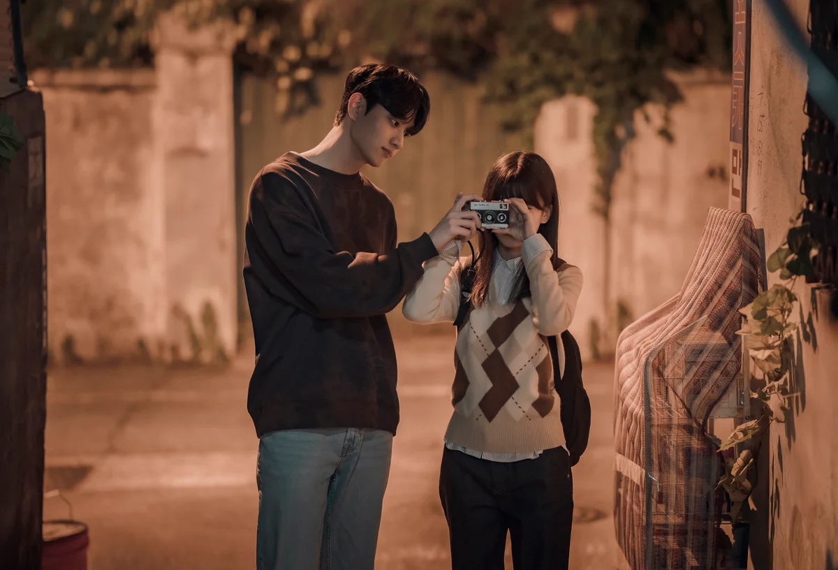 2025年最新韓国ドラマ　Netflix配信『ウンジュンとサンヨン』の場面写真　ト・ヨンソ、キム・ジェウォン