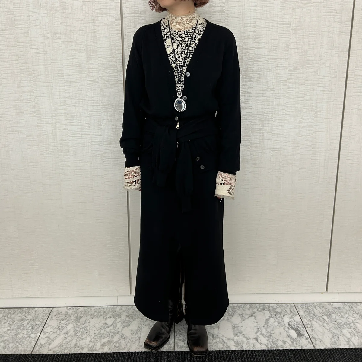 ネイル&リップバーム GIU YOUR BALMをバッグをネックレスとしてつけたところ