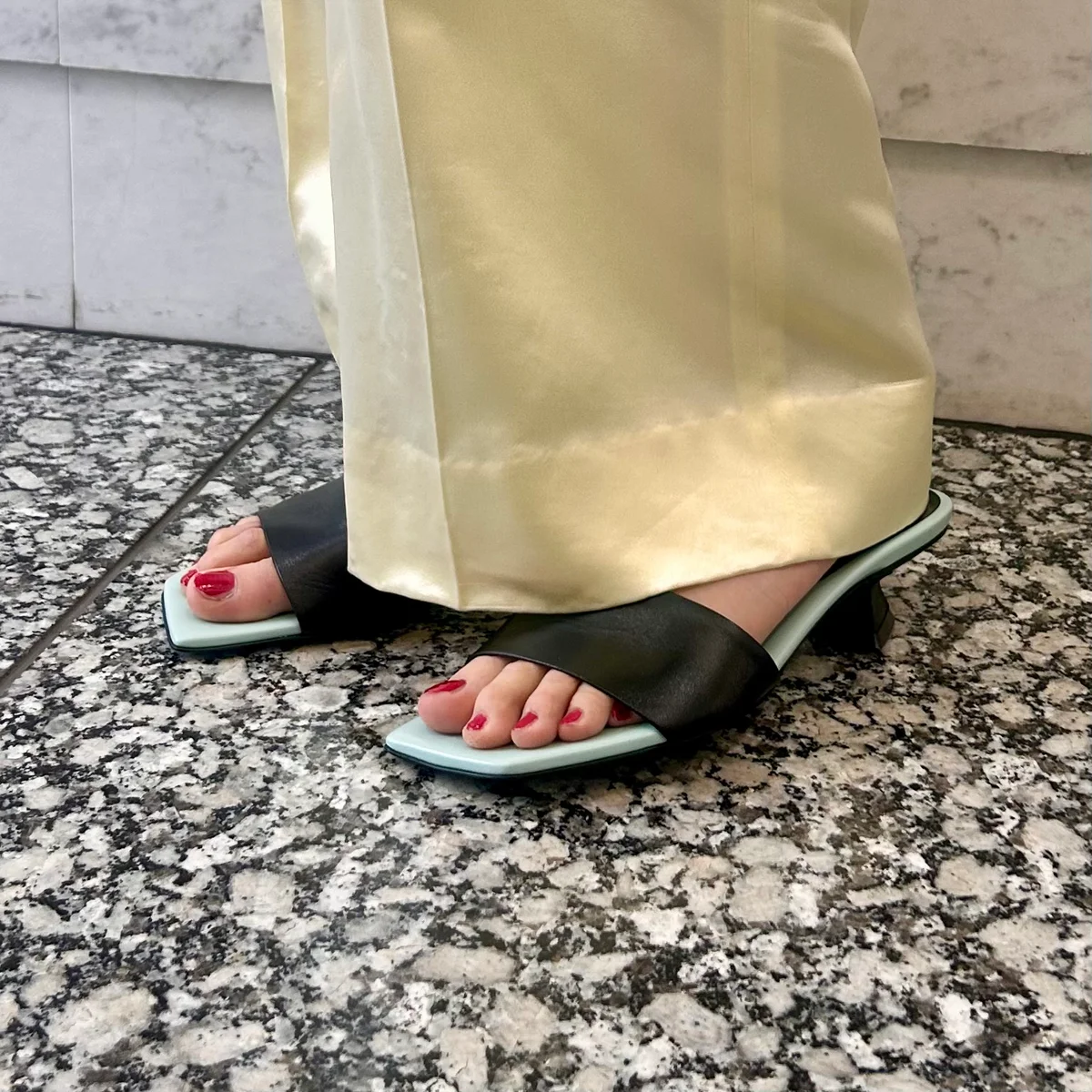 セルジオ ロッシの新作サンダルの紹介