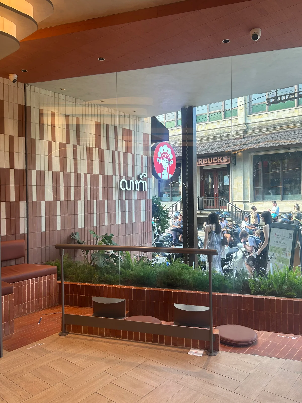 CHAGEEのウブド店の内装