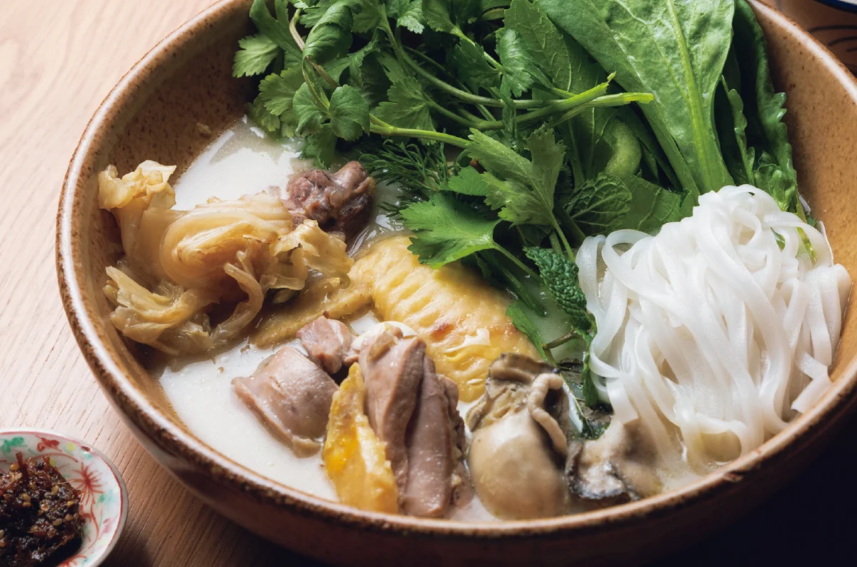 Night Marketの牡蠣と酒粕のフォー