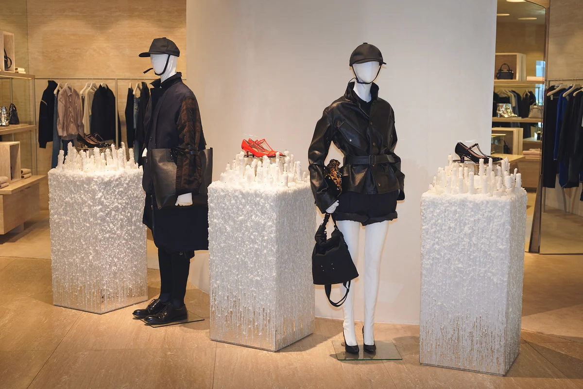 メゾン マルジェラ　Maison Margiela　ポップインイベントレポート　マネキン写真　店舗写真