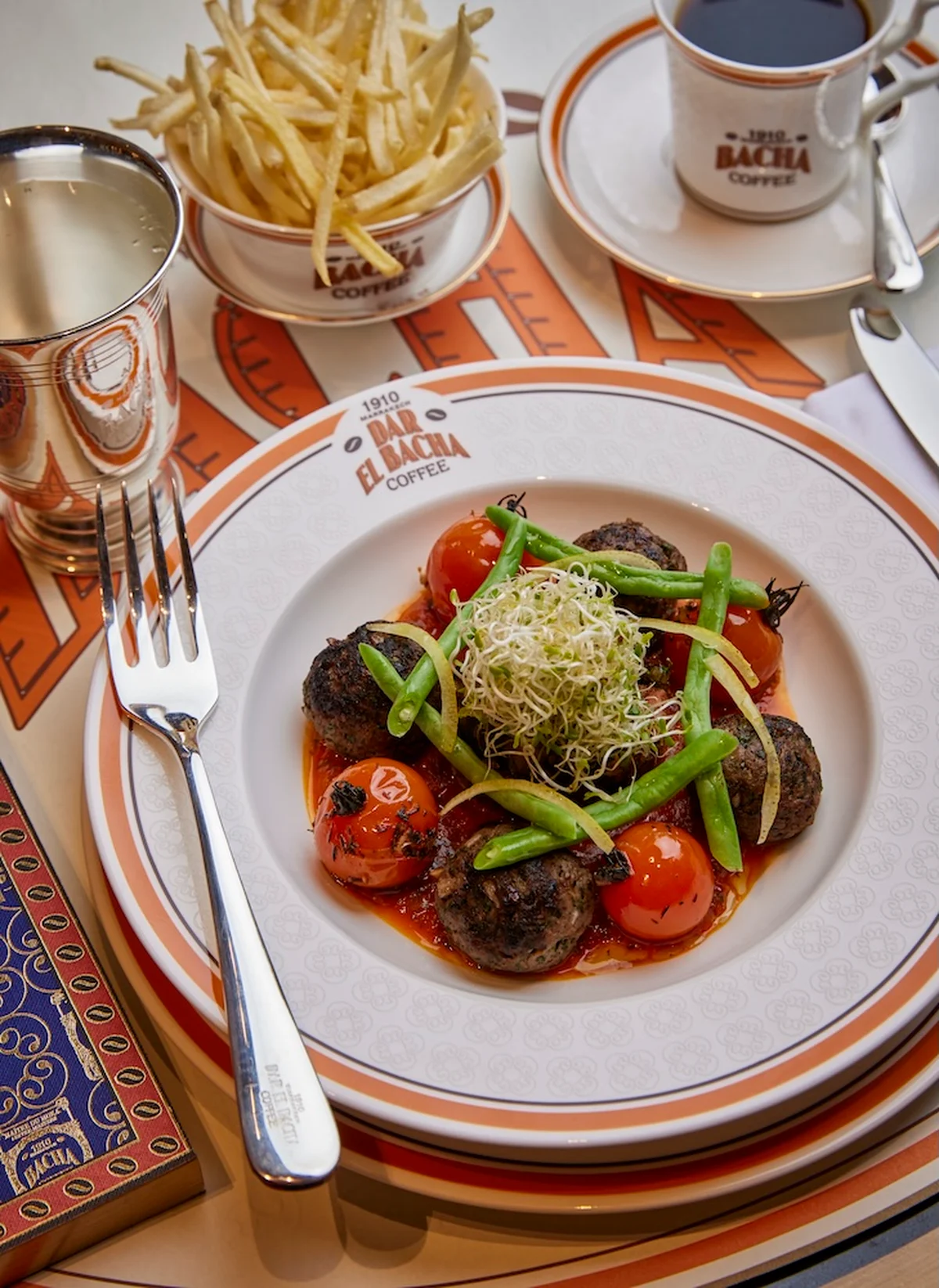 バシャコーヒー銀座 モロッコ伝統の ミートボール「ケフタ」