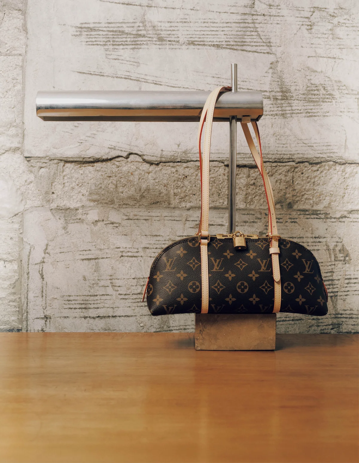 ルイ・ヴィトンのバッグ「スクワイア EW」