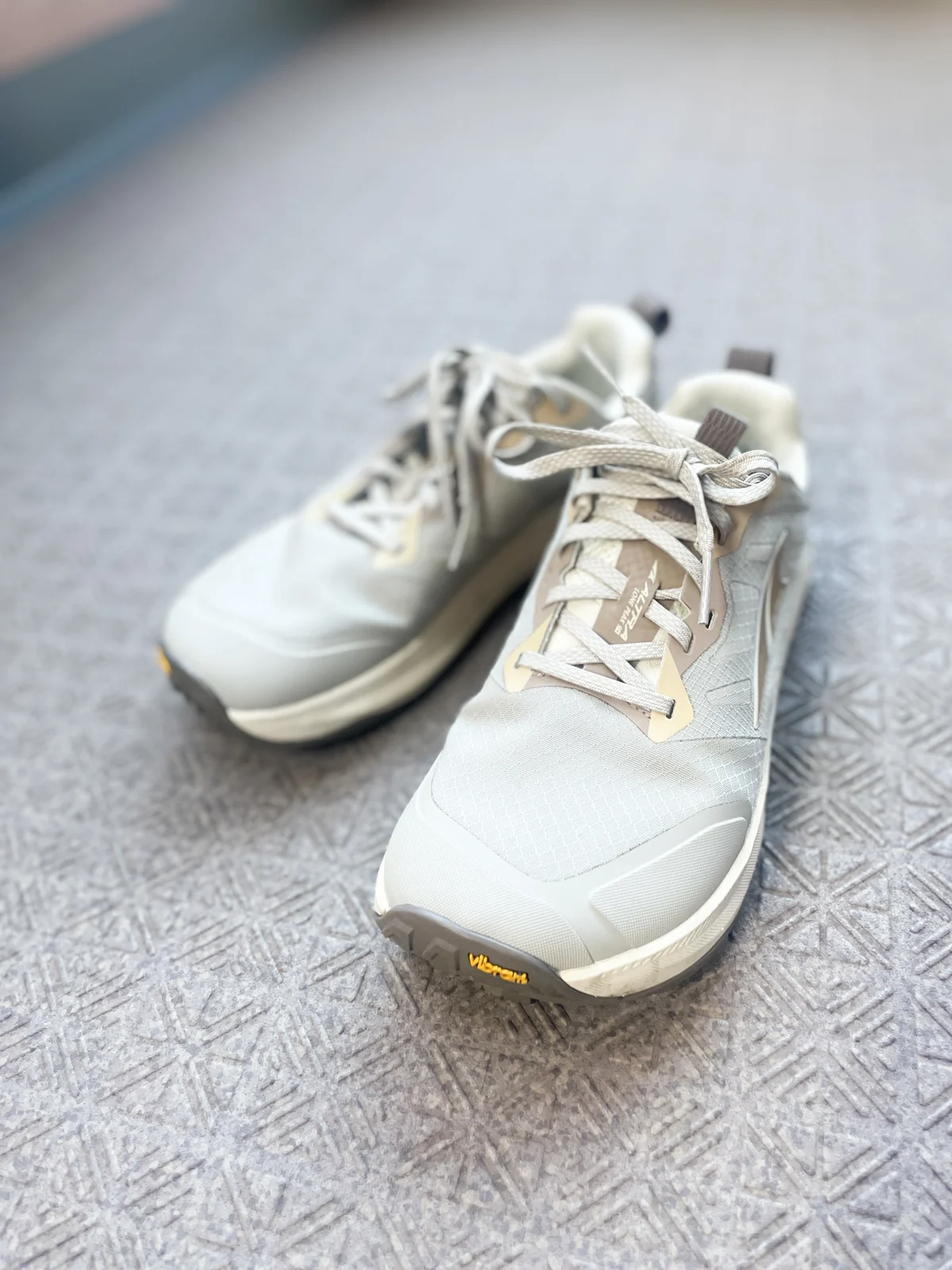 【ALTRA（アルトラ）】のベアフットシューズの靴底、ビブラムソール