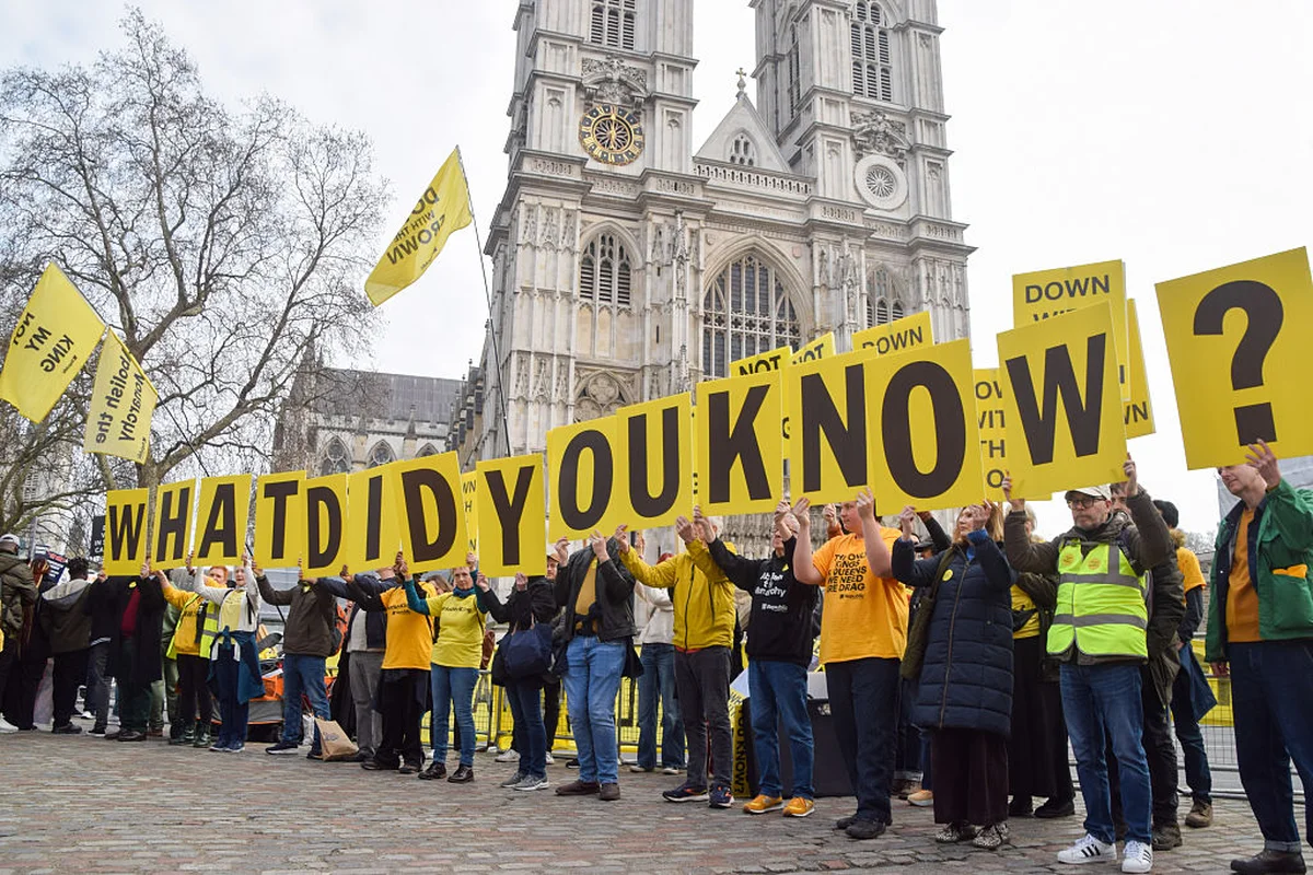 アンドルー元王子への抗議