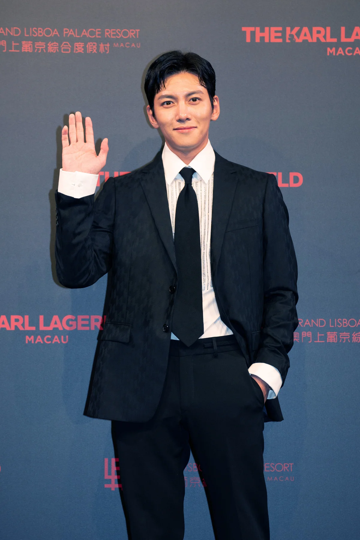 チ・チャンウク　Ji Chang-wook　韓国俳優　『最悪の悪』『サムダルリへようこそ』