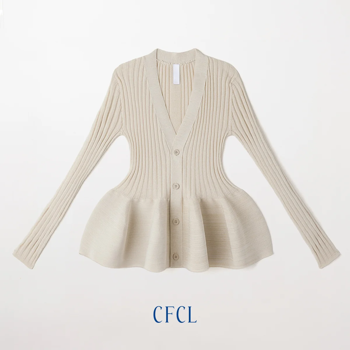 カーディガン￥68,200／シーエフシーエル