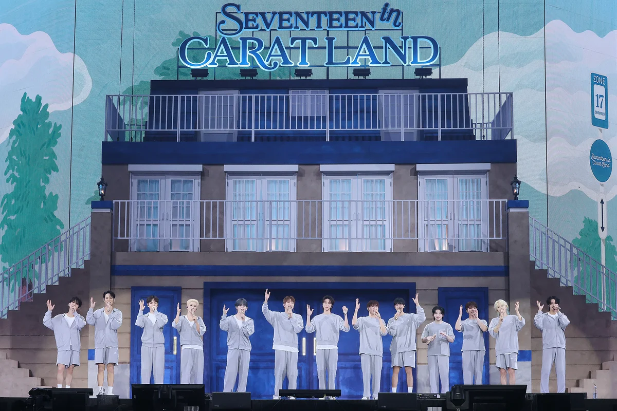 SEVENTEEN　セブチ　セブンティーン　韓国アイドルグループ　ファンミーティング「CARAT LAND」