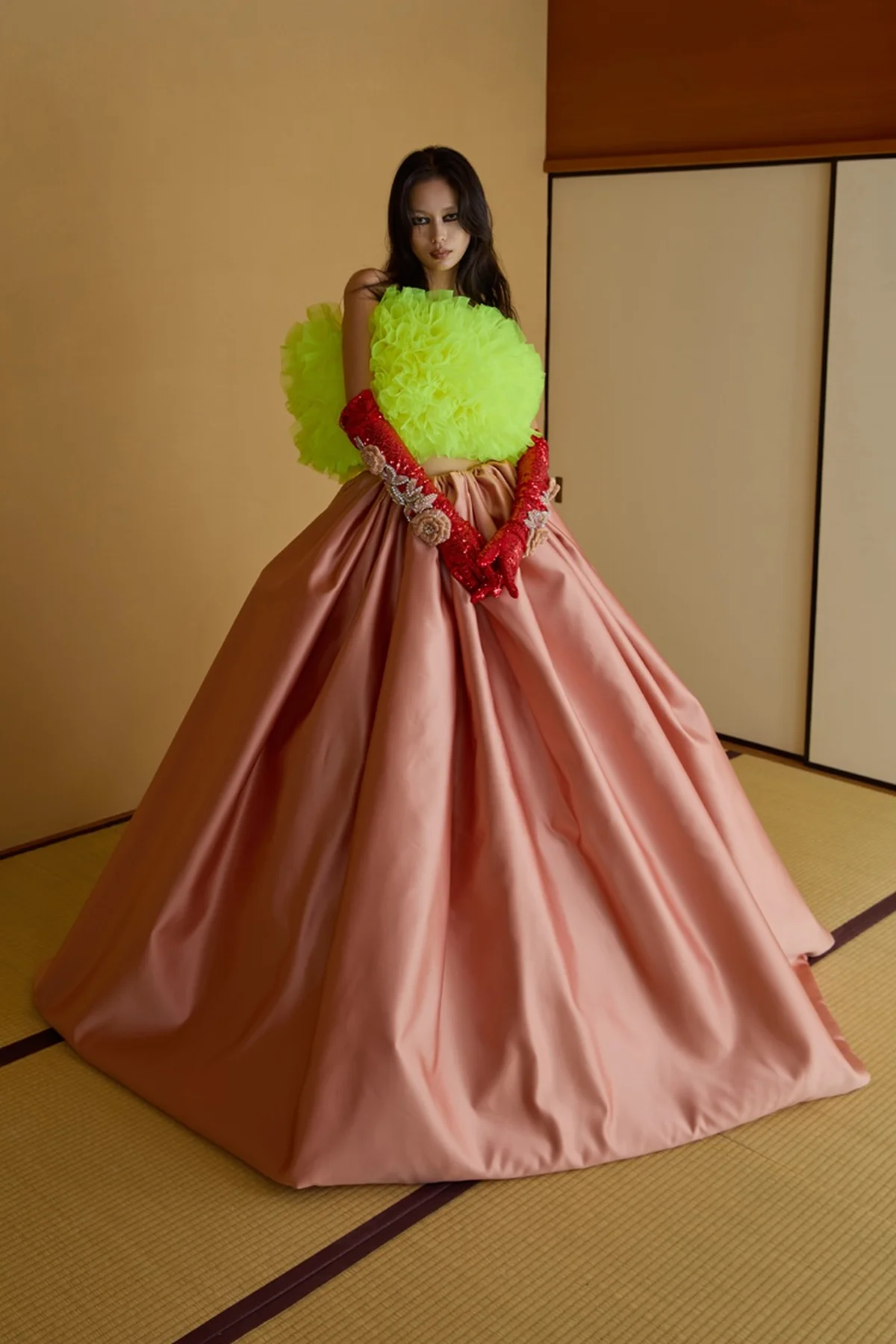 【トモ コイズミ】初のウェディングドレスの画像_12