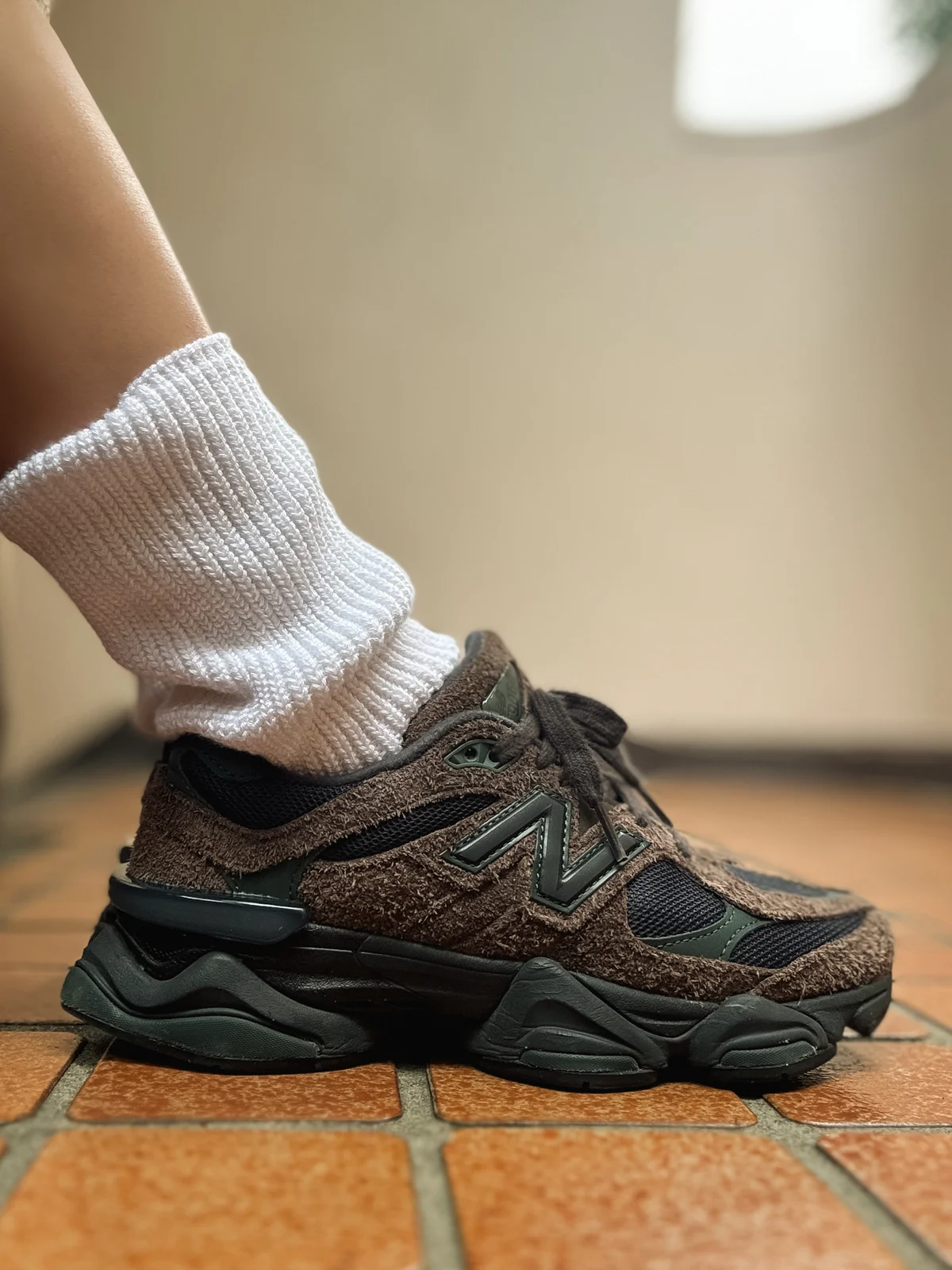 BbbLllAaaHhhのOVER-LOOSENED SOCKS UNISEXの着用写真