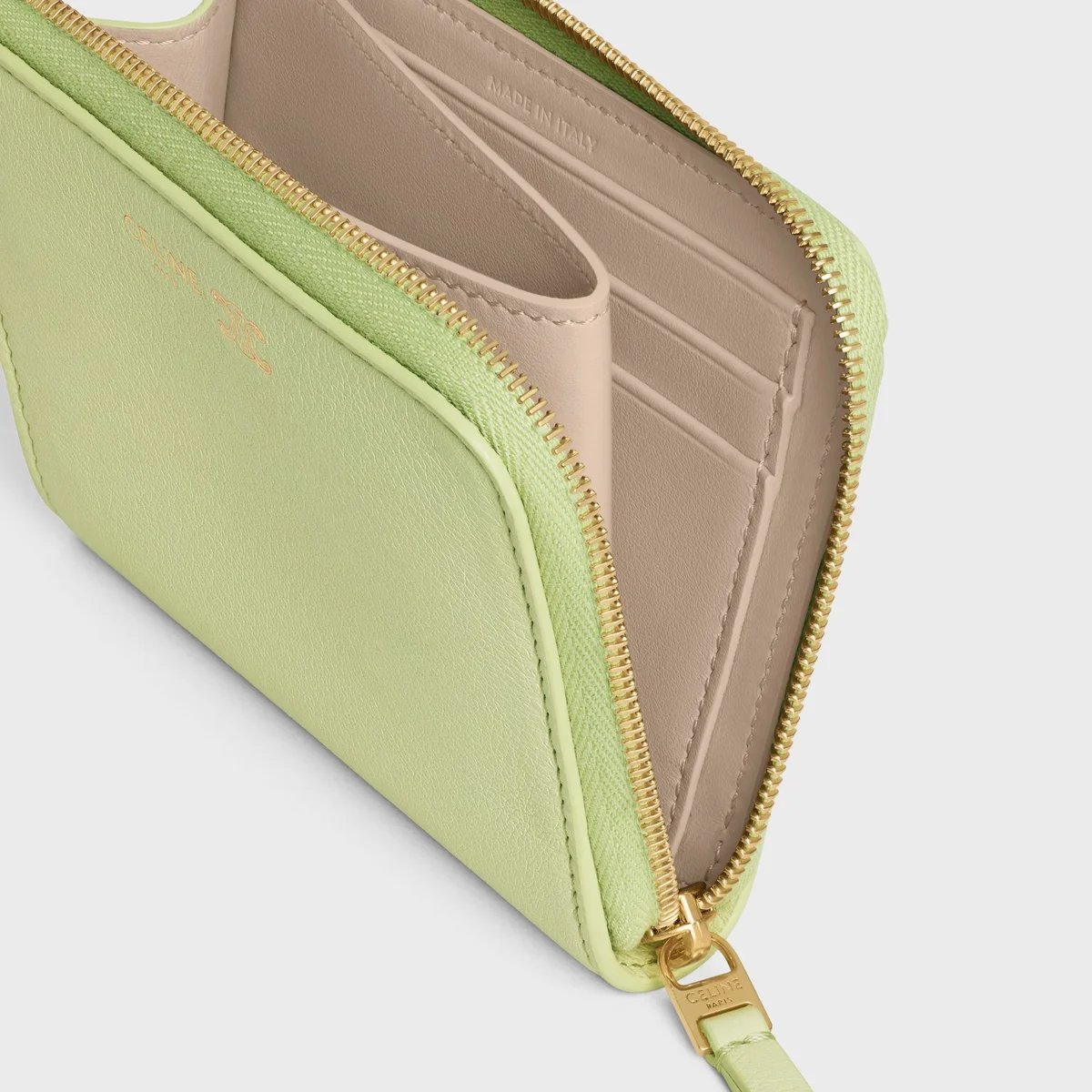 セリーヌの「フラット ジップウォレット トリオンフ スタンプ / サプル グレインドカーフスキン」の中身