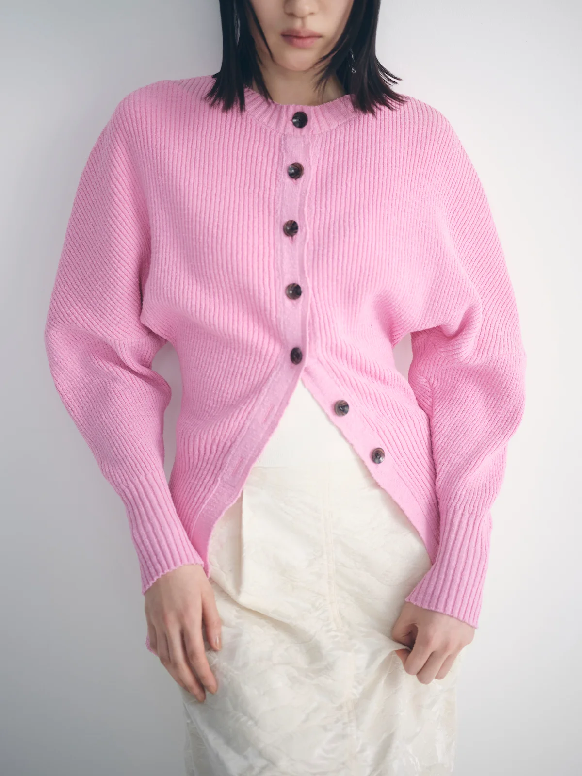 アキラナカのカーディガンを着用したところ