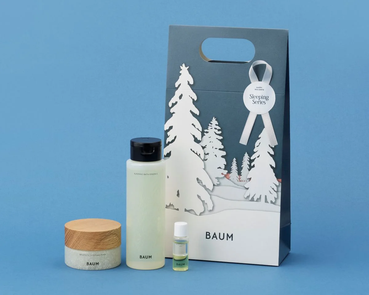BAUM 「スリーピングシリーズ」セット ￥13,970〈2026年11月5日限定発売〉 セット内容：アロマティック スリーピングマスクn 80g ⽊製パッケージ、スリーピング バ