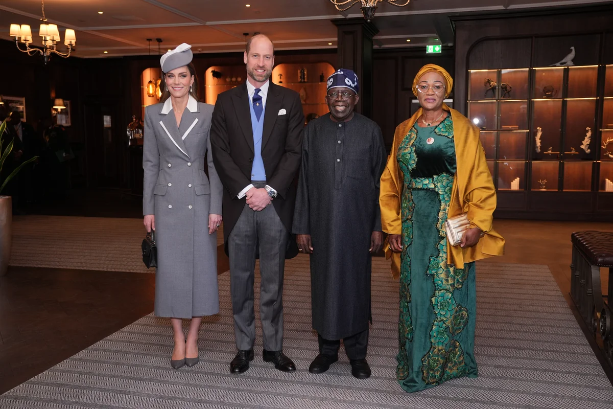 ナイジェリア大統領夫妻を来賓として出迎えたウェールズ公爵夫妻
