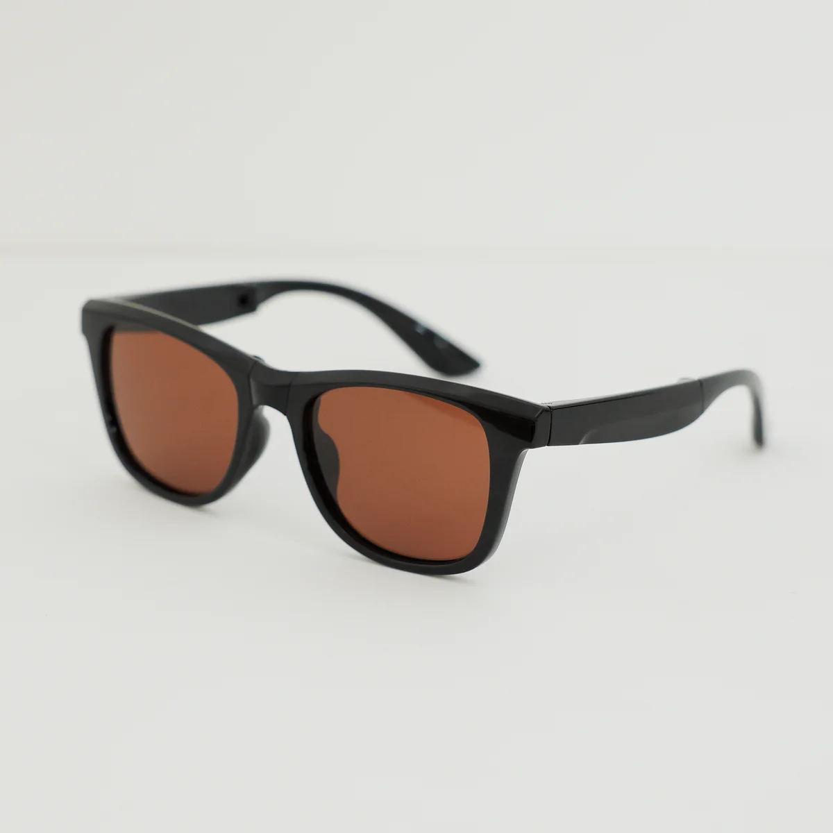 ユニクロのサングラス ウェリントンフォールディング