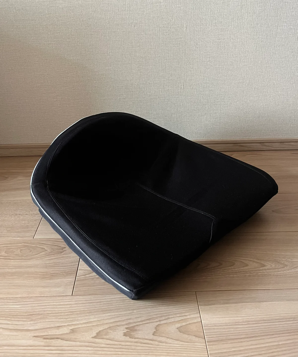 nishikawa 西川 Keeps クッション ブラック