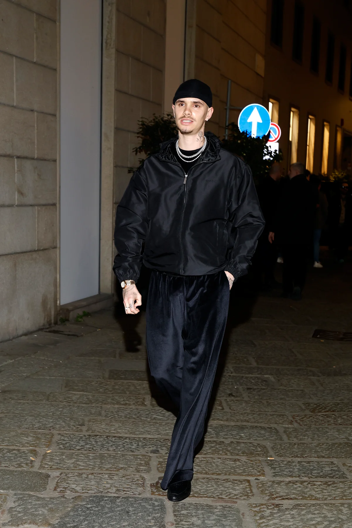 グッチ主催のディナーパーティに向かう途中のロメオ・ベッカム