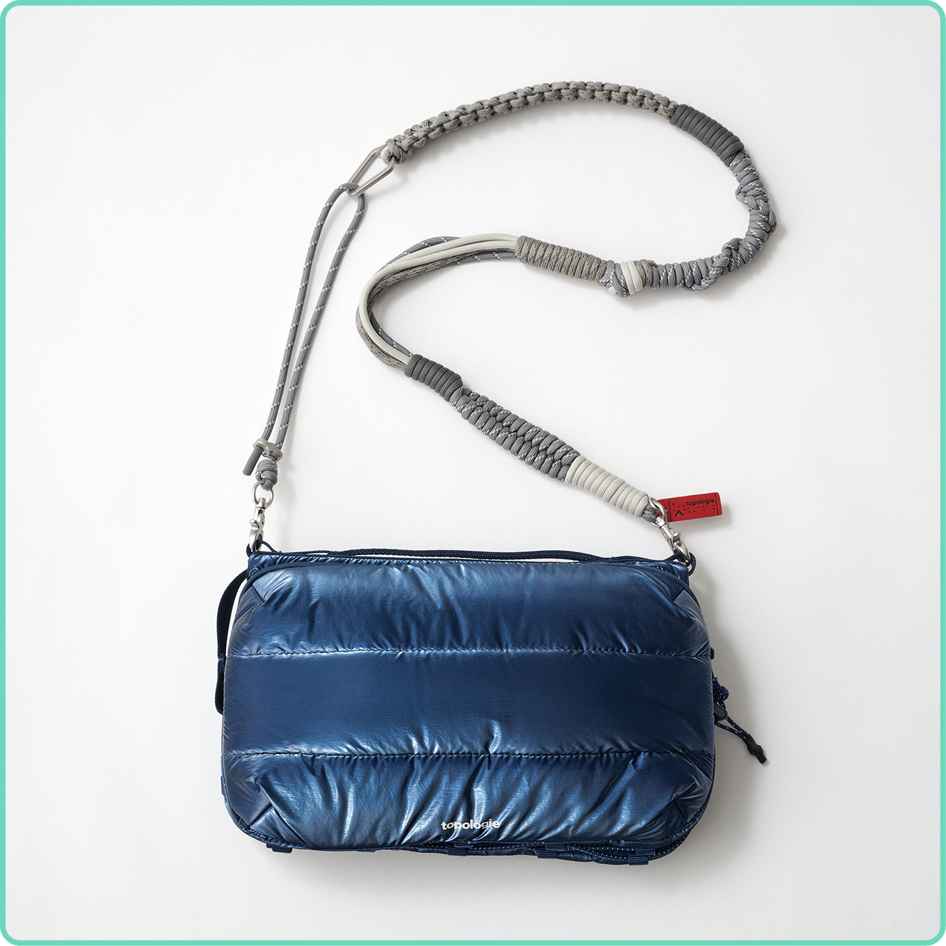 トポロジーのバッグ「Bottle Sacoche Large」