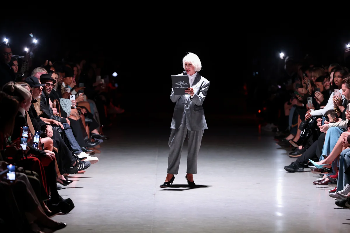 ヘレン・ミレン、80歳でランウェイに登場の画像_3
