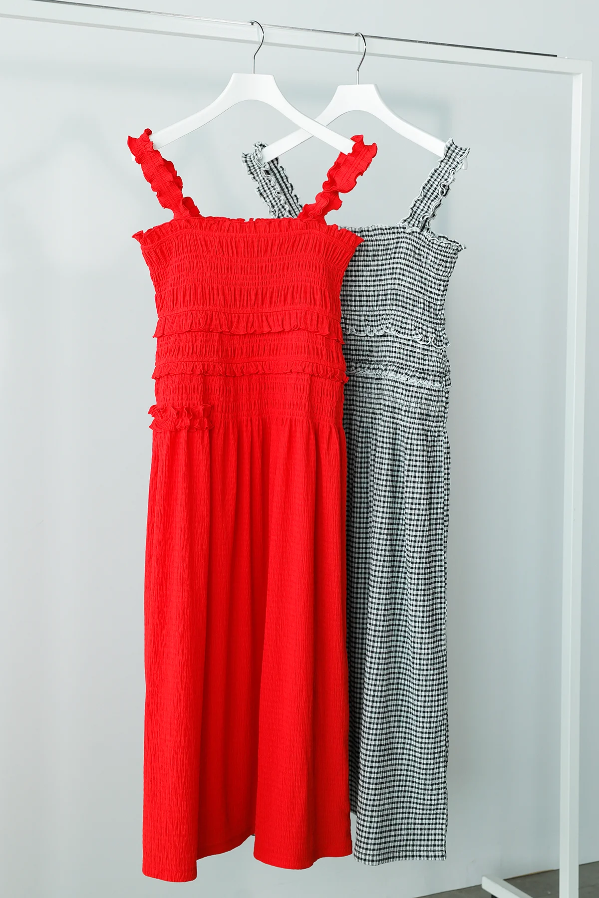 ユニクロ アンド セシリー バンセンのシャーリングワンピース ノースリーブ