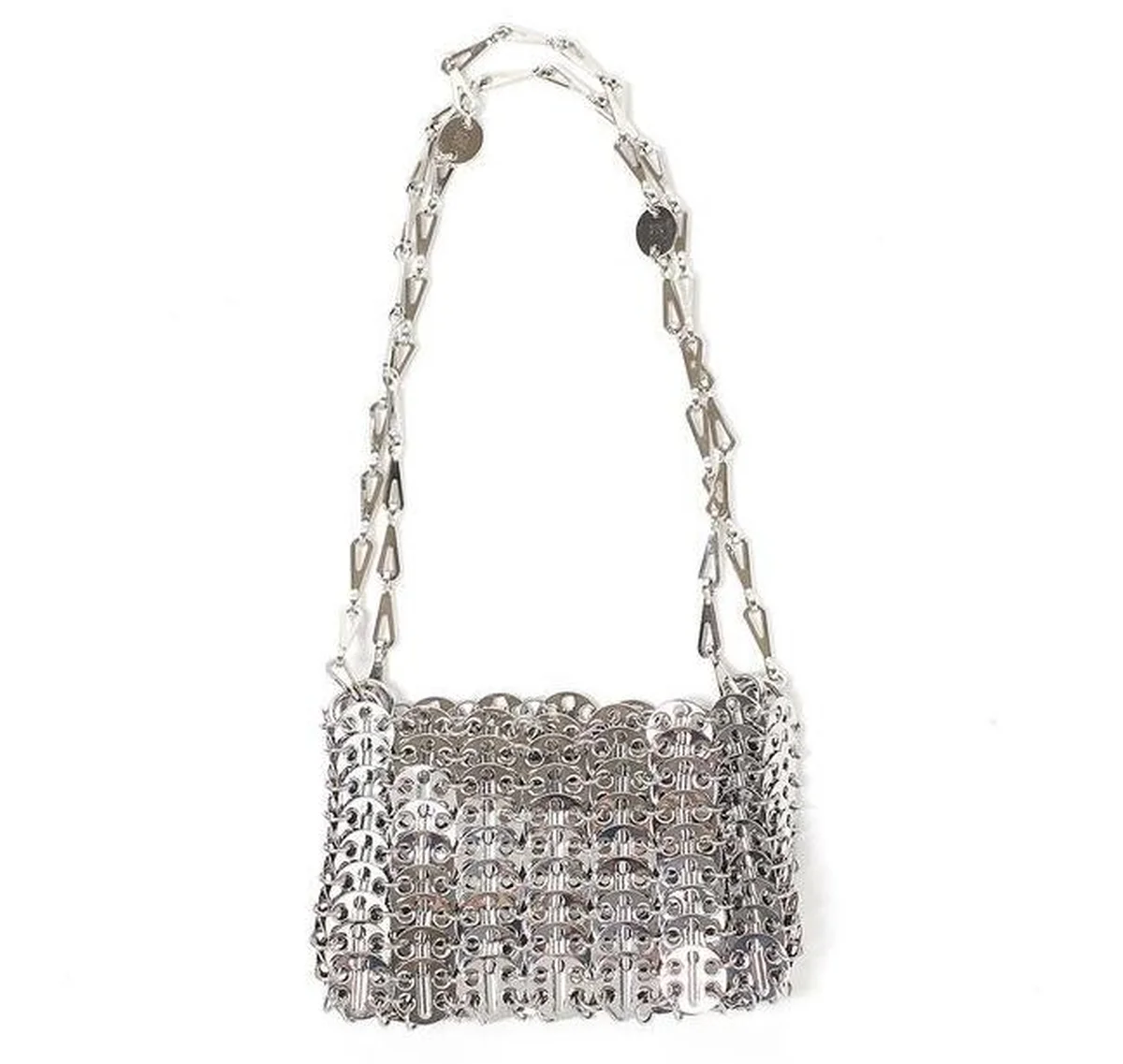 ラバンヌのシグネチャーバッグ。シルバーのメタルパーツをつなげ、きらめきが満点！