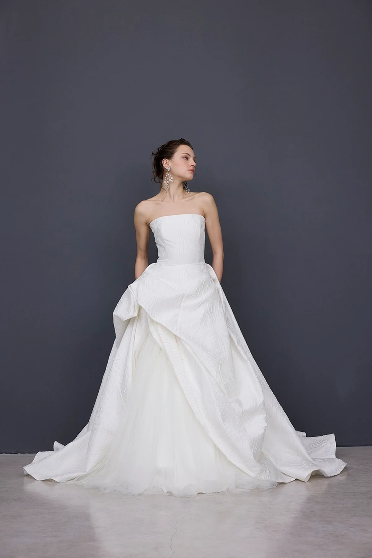 ミラーミラーのアップサイクルドレス￥319,000（レンタル）