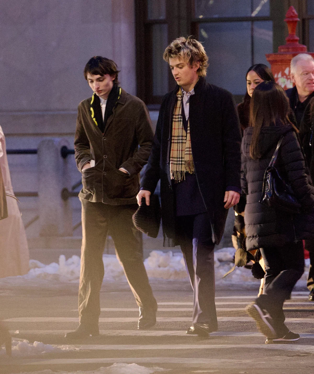 結婚式に向かうフィン・ヴォルフハルトとジョー・キーリー