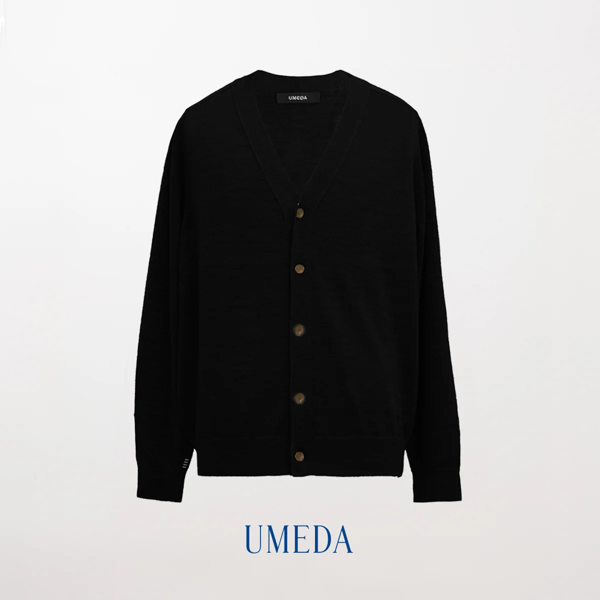 ニット￥39,000／ウメダニット（ウメダ）