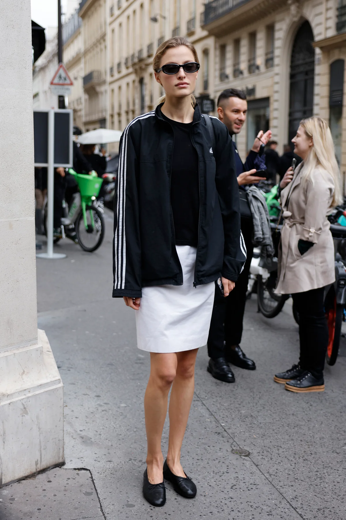 ミニスカートを取り入れたコーディネート