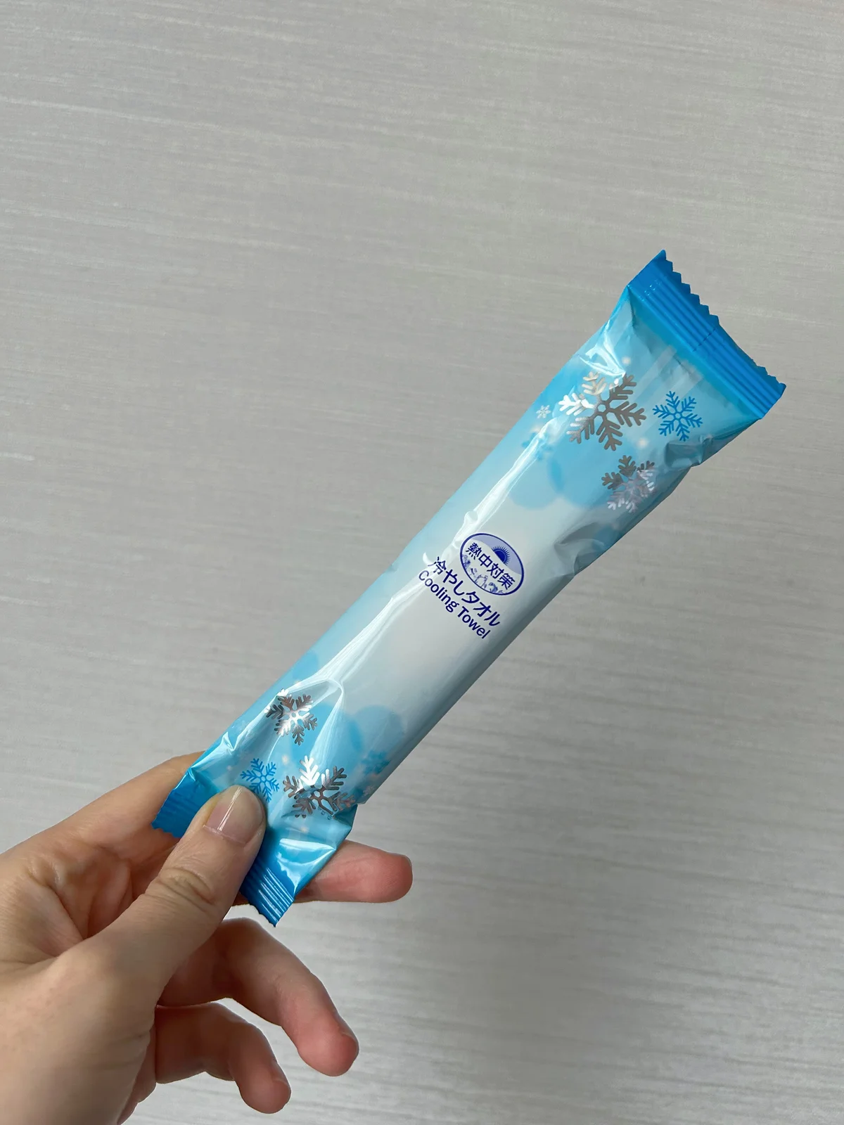 小林製薬　「 冷やしタオル」