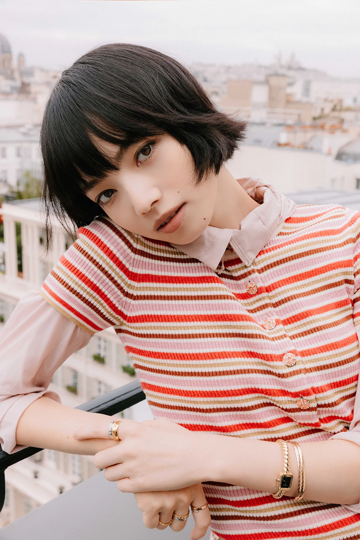 シャネル　時計　「プルミエール ガロン」を合わせた小松菜奈