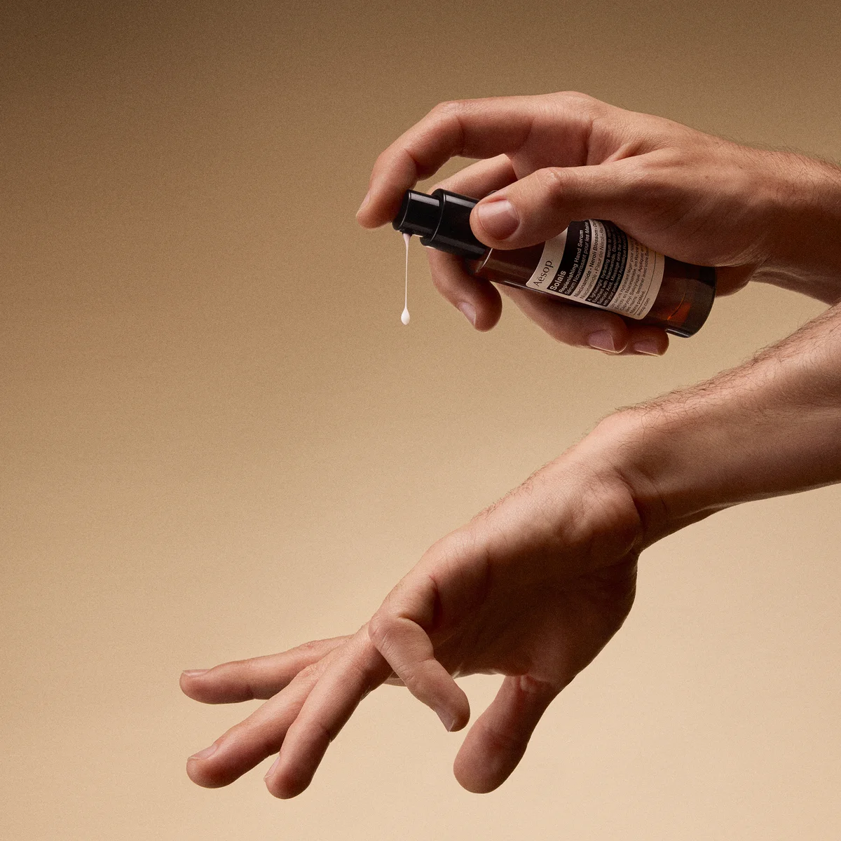 イソップ ソラス リプレニッシング ハイドレーション ハンド セラム