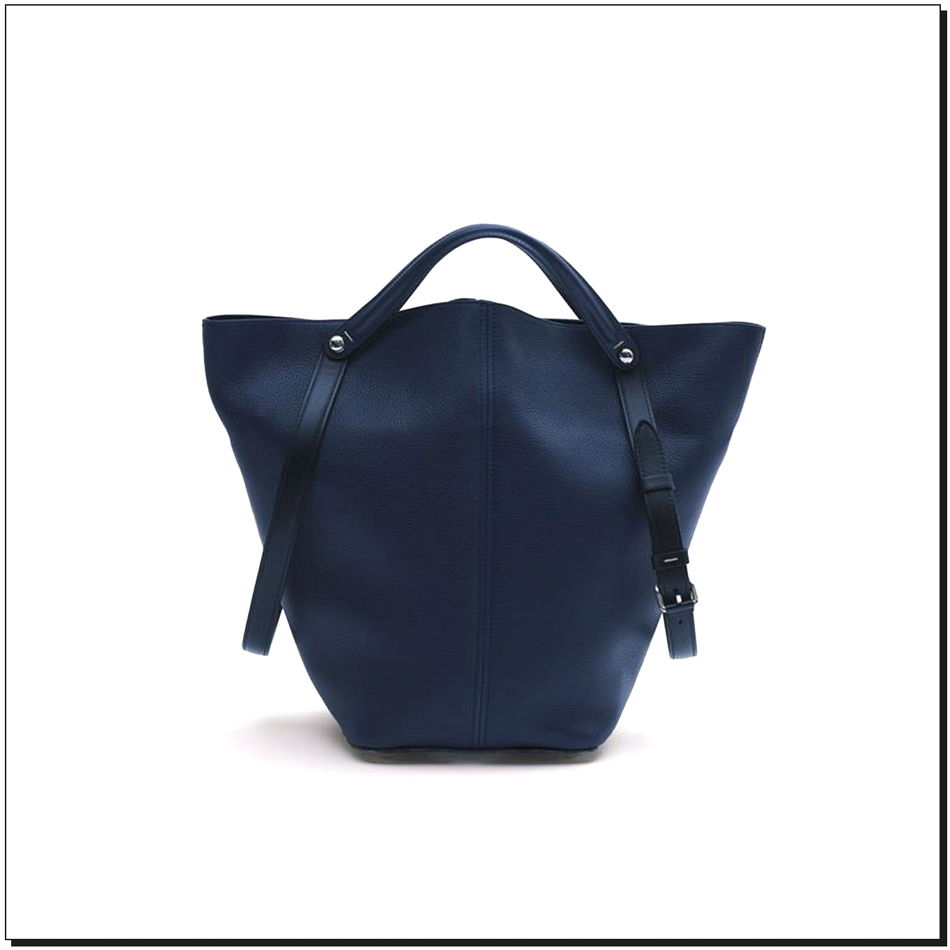 バッグ〈H32×W43×D17cm〉￥460,900／マルジェラ ジャパン クライアントサービス（メゾン マルジェラ）