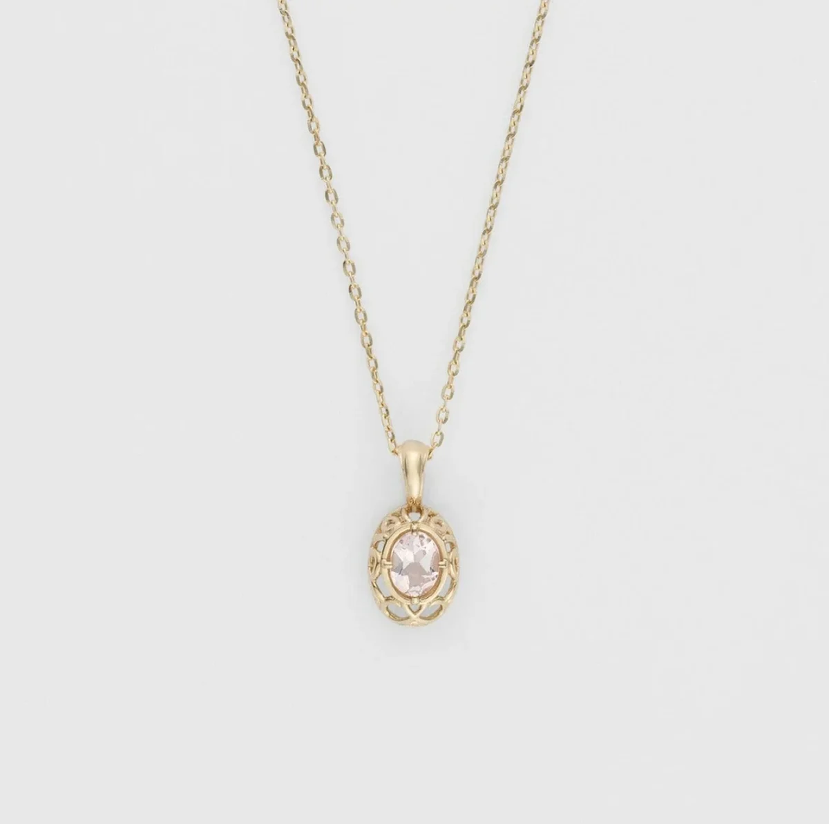 ageteのモルガナイトを使ったネックレス