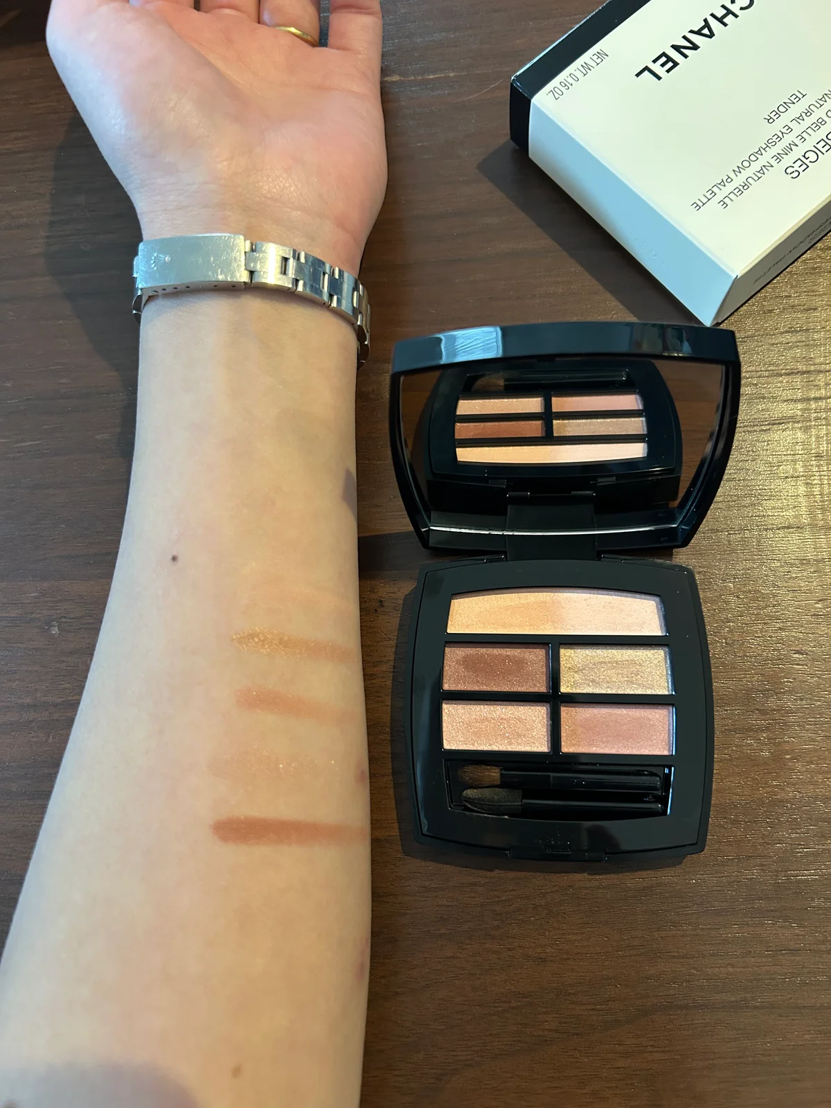 シャネルのブラウン系パレット レ ベージュ パレット ルガール　テンダー スワッグ写真