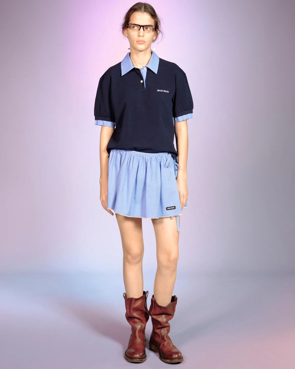 「ミュウミュウ マニフェスト」 ポップアップストアのアイテム、スカートとブーツ