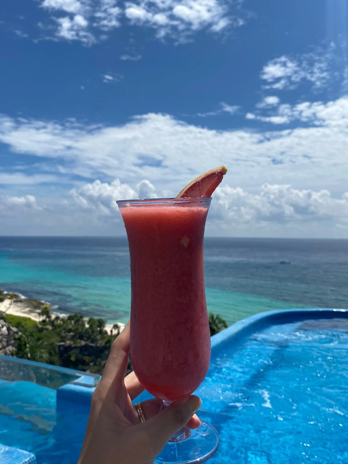ROOFTOP ARTISTASで飲める、フローズンダイキリ
