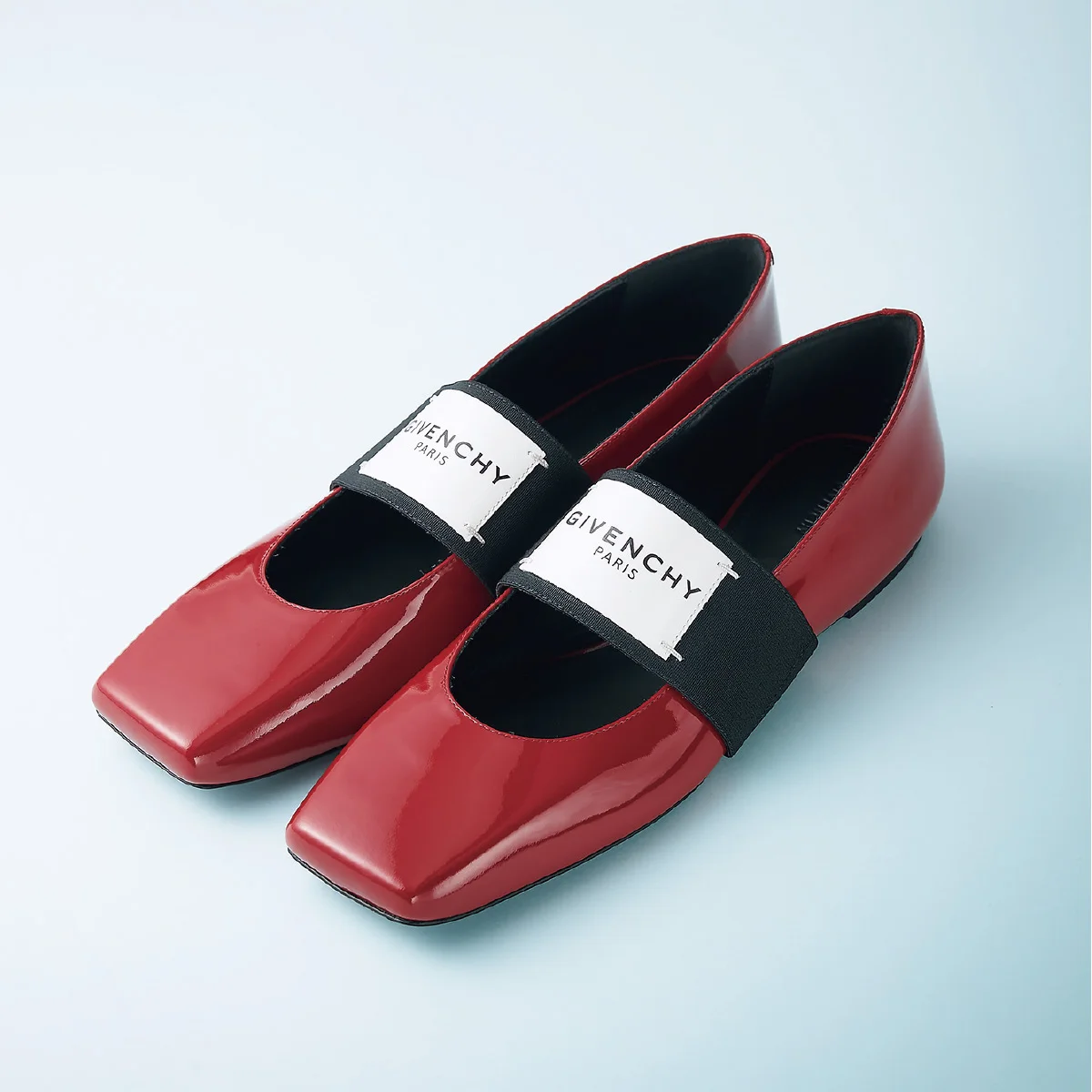 GIVENCHY（ジバンシィ）の「スライスドスクエア バレリーナ」