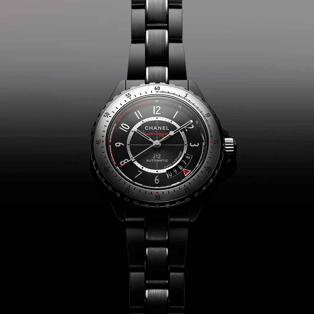 「J12 SUPERLEGGERA キャリバー 12.1」ウォッチ〈高耐性マットブラック セラミック、ブラックコーティングSS、自動巻、ケース径42mm〉¥2,299,000