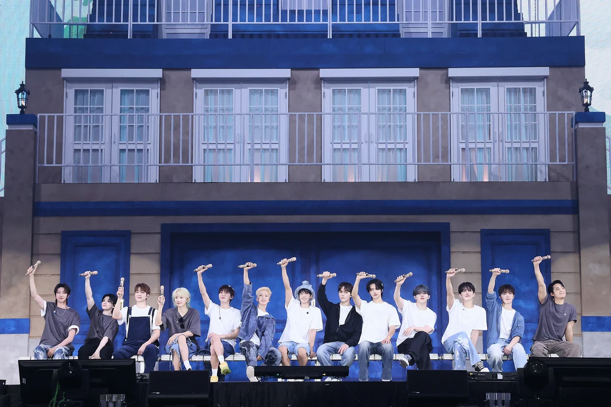 SEVENTEEN　セブチ　セブンティーン　韓国アイドルグループ　ファンミーティング「CARAT LAND」