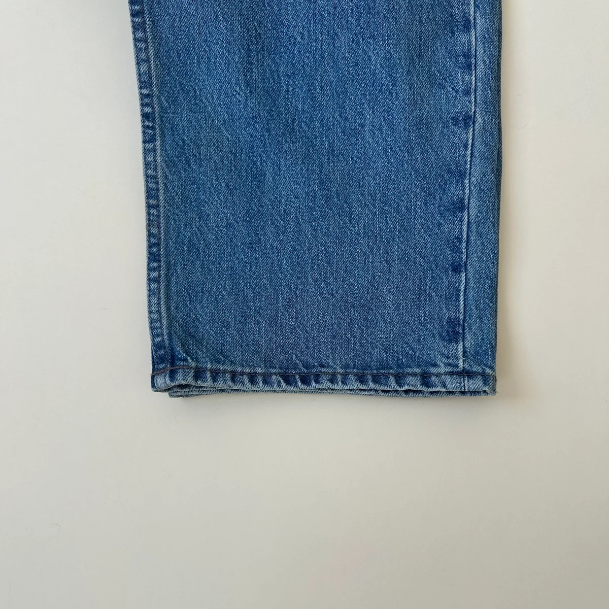UNIQLO and JW ANDERSONのバギージーンズ　裾のディテール