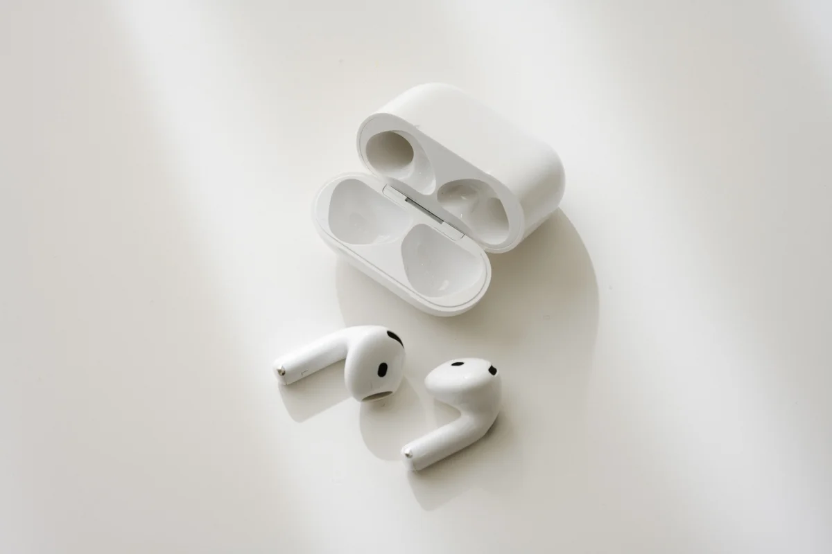 ノイズキャンセル機能つき「AirPods 4」